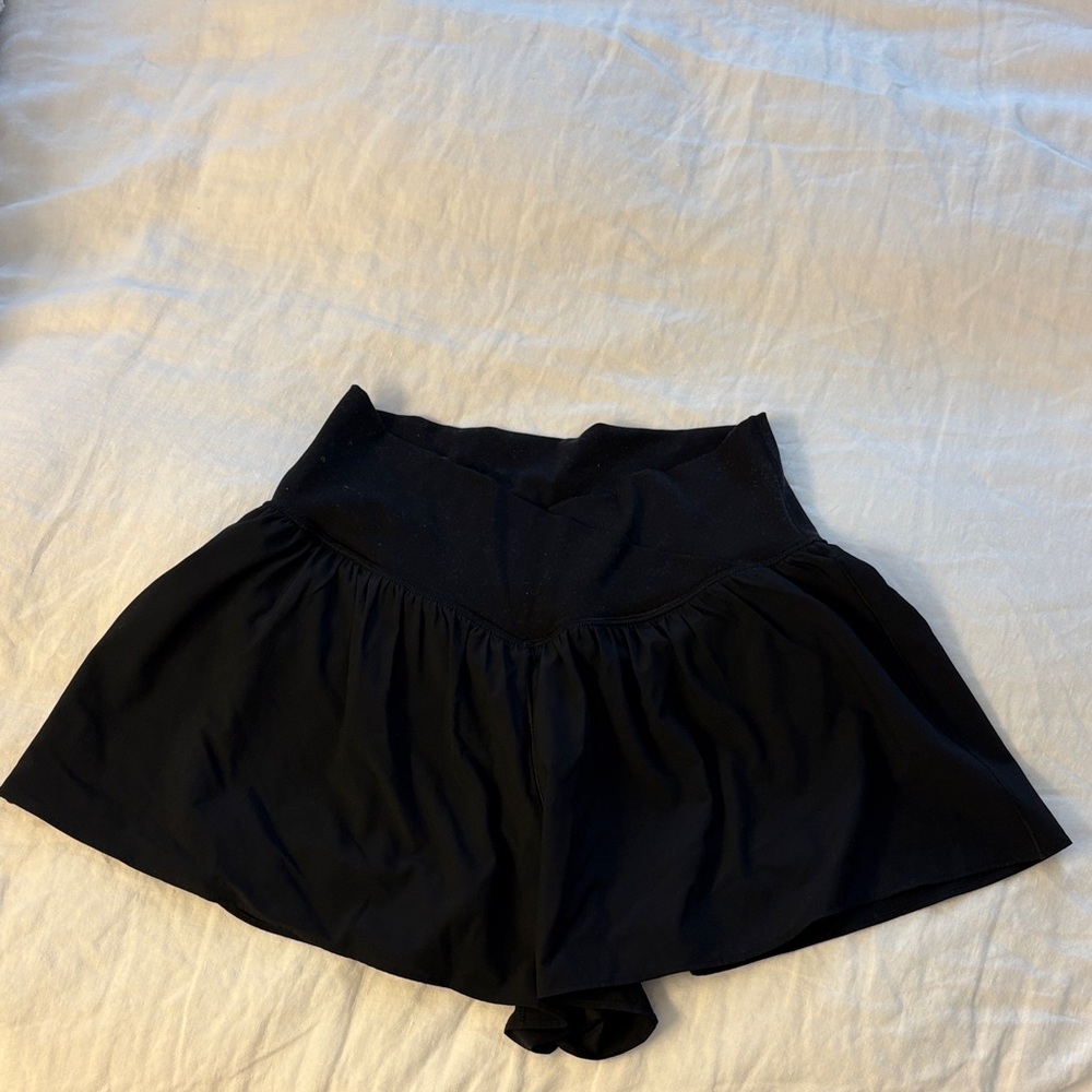 OFFLINE By Aerie Real Me Crossover Flowy Short (black)
